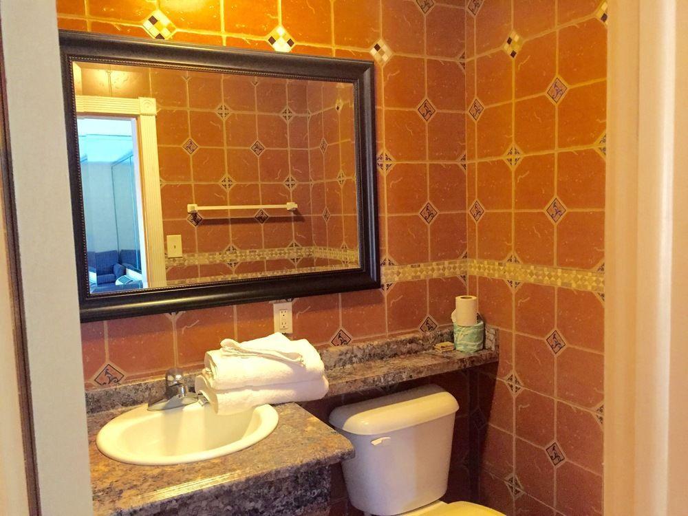 Motel Deluxe -
