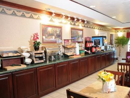Country & By Radisson, Gateway, Ga Hotel Savannah