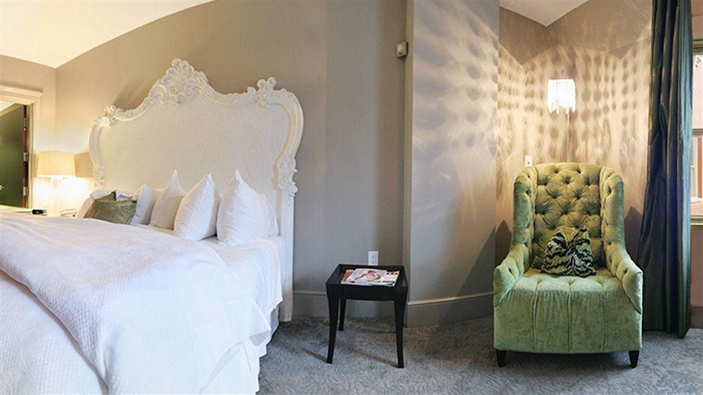 Mansion On Forsyth Park 4*