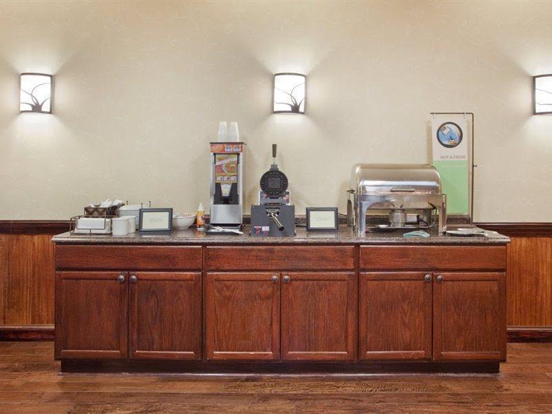 Country & By Radisson, Gateway, Ga
