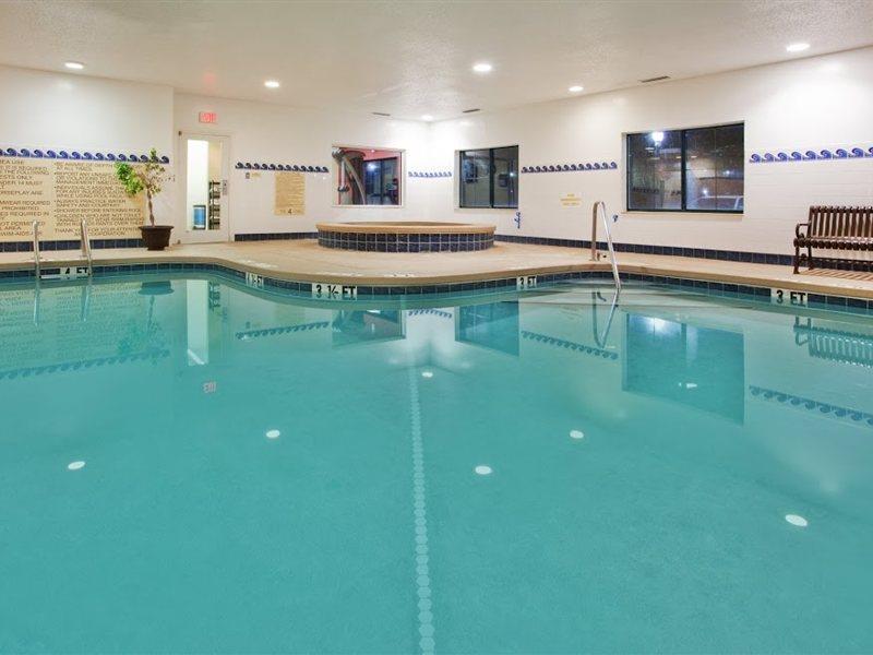 Hotel Country & By Radisson, Gateway, Ga