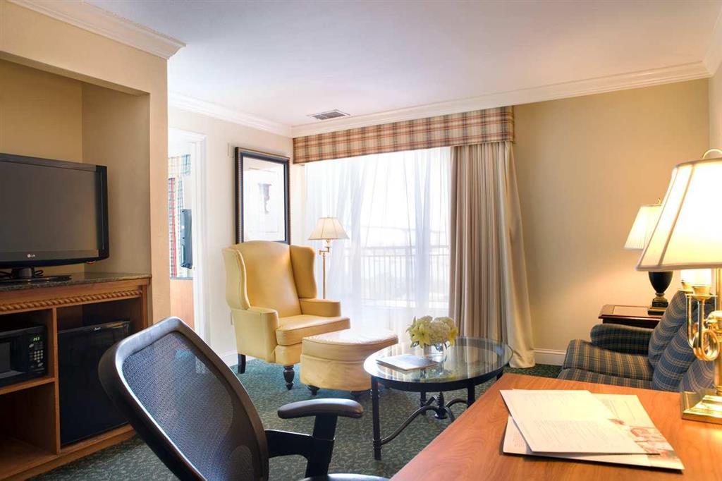 Hotel Doubletree By Hilton Historic Savannah