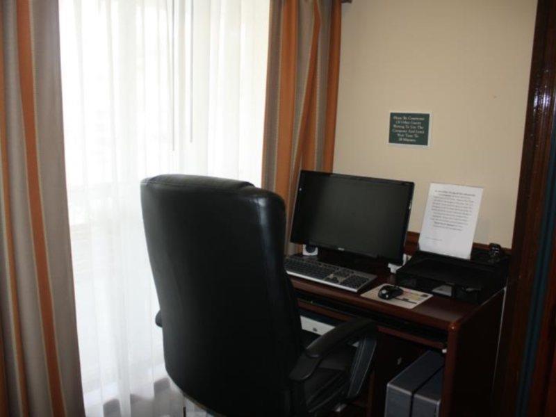 Hotel Country & By Radisson, Airport, Ga 3*
