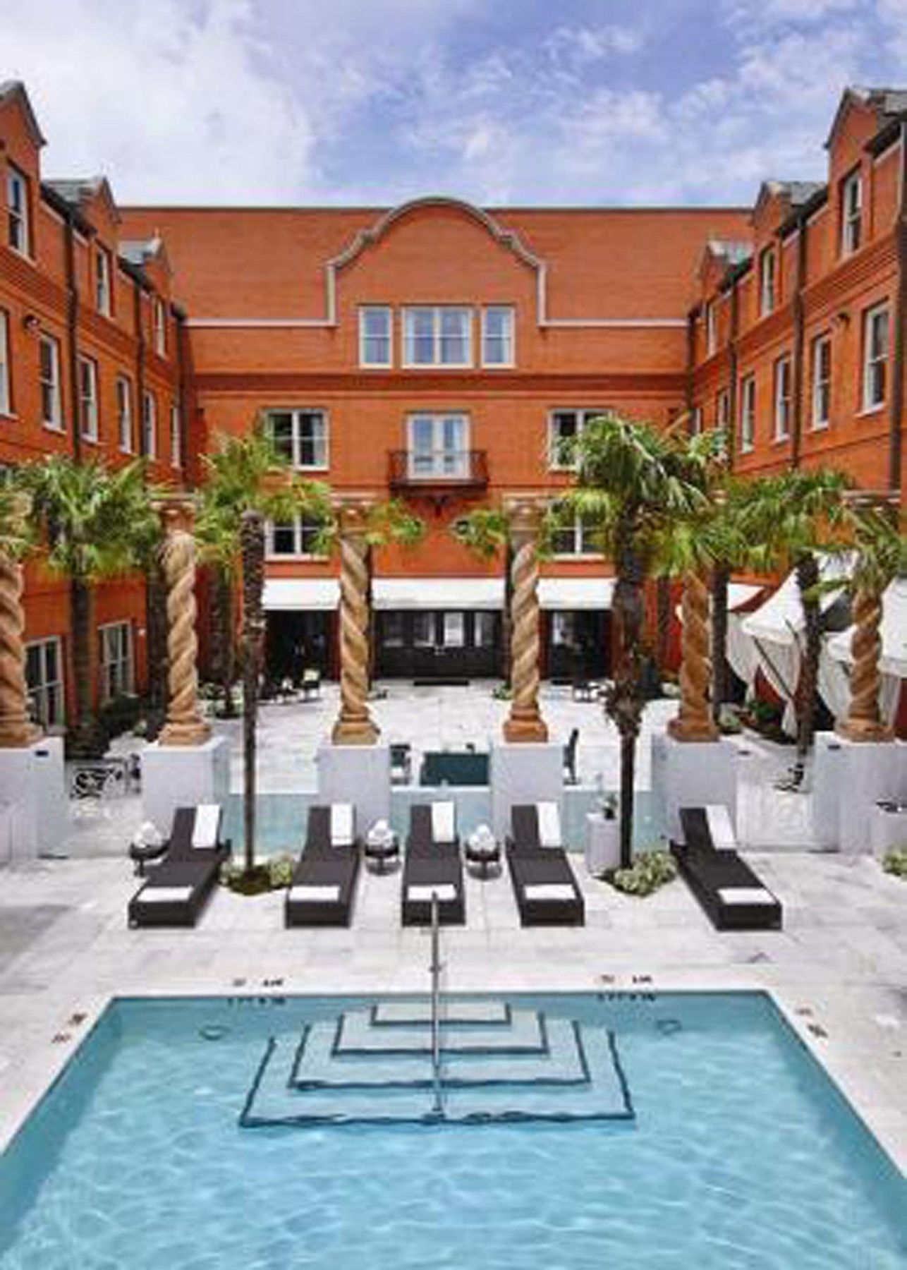 Mansion On Forsyth Park 4*