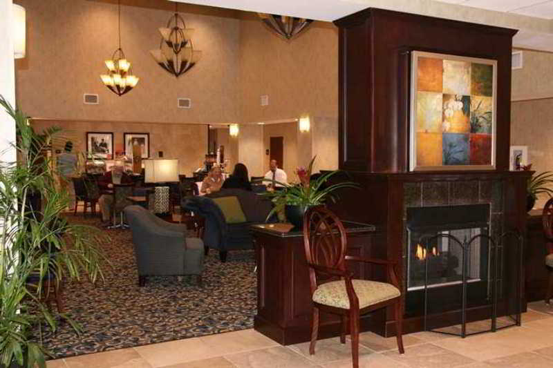 Hampton & - I-95 South - Gateway 3* Savannah