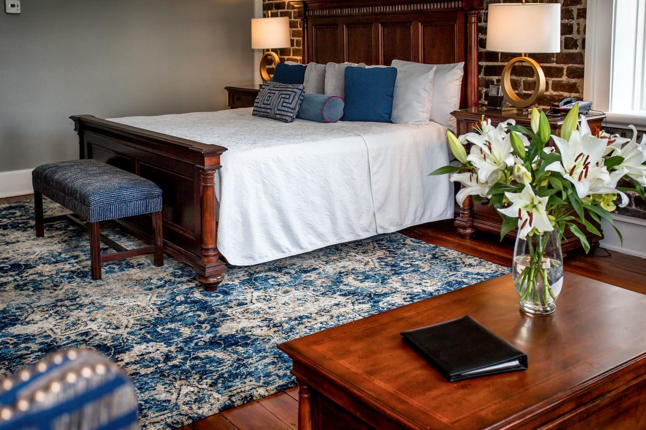 Hotel East Bay Inn, Historic Of Collection