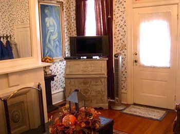 Roussell's Garden Bed & Breakfast