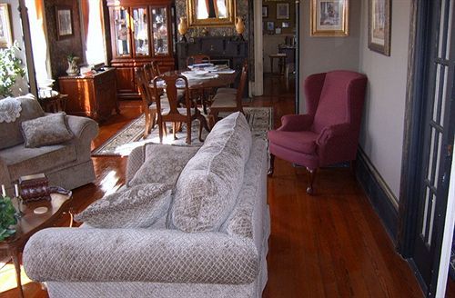 Roussell's Garden Bed & Breakfast Savannah