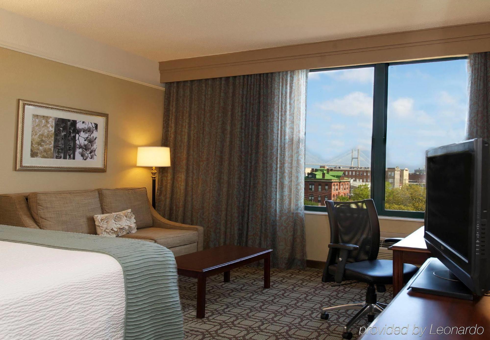 Courtyard By Marriott Downtown - Historic District