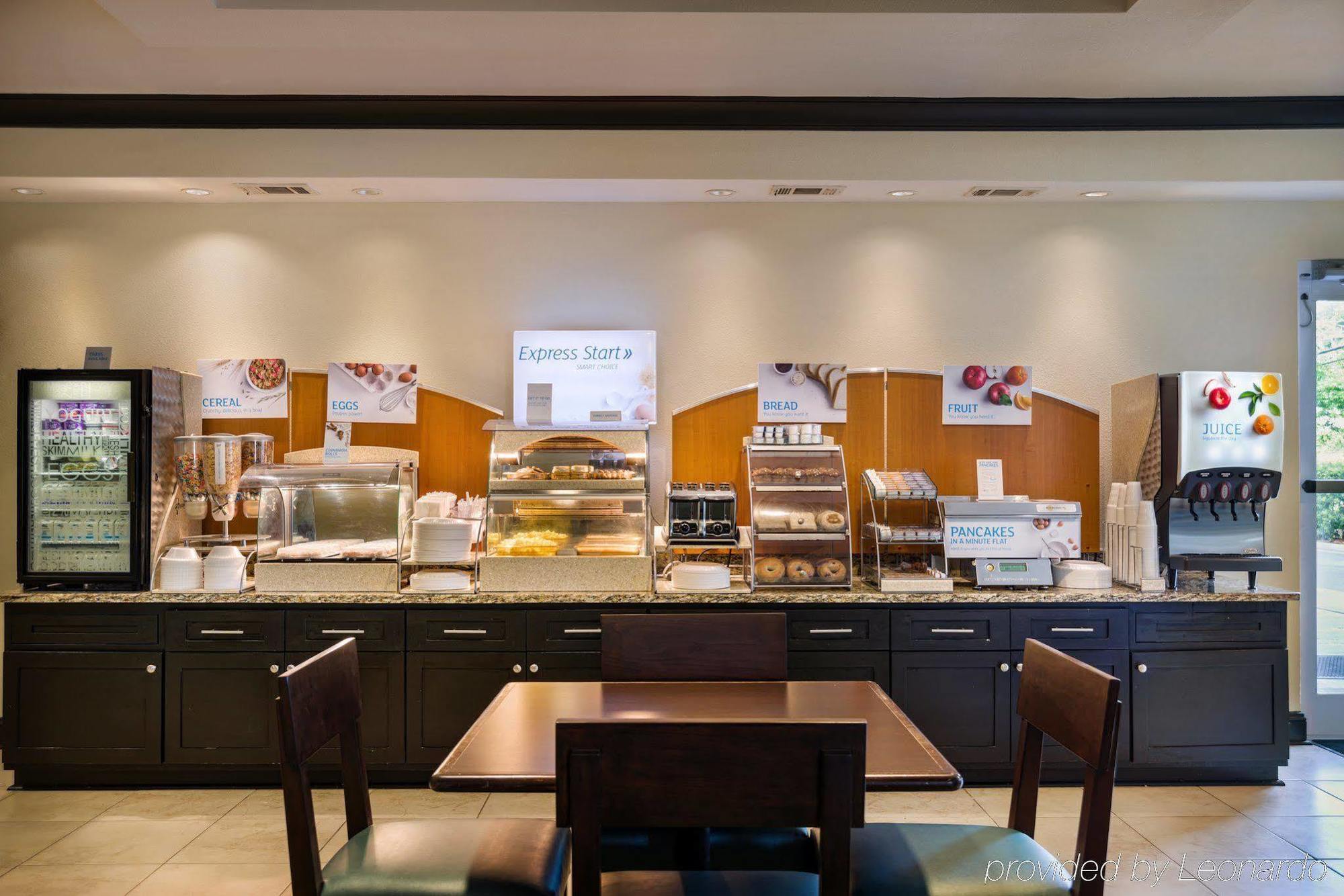 Express & Midtown By Ihg Hotel 3*