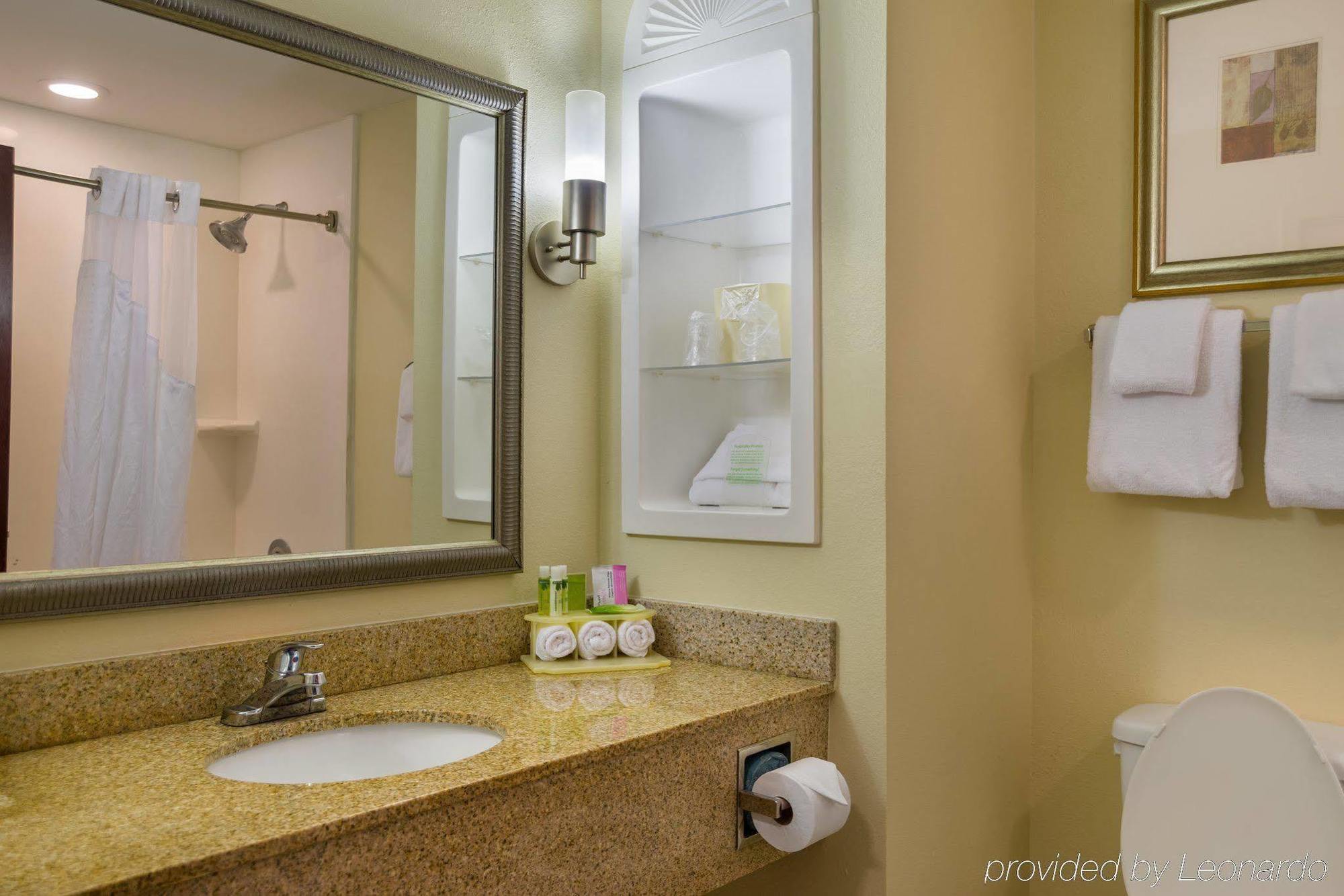 Hotel Express & Midtown By Ihg