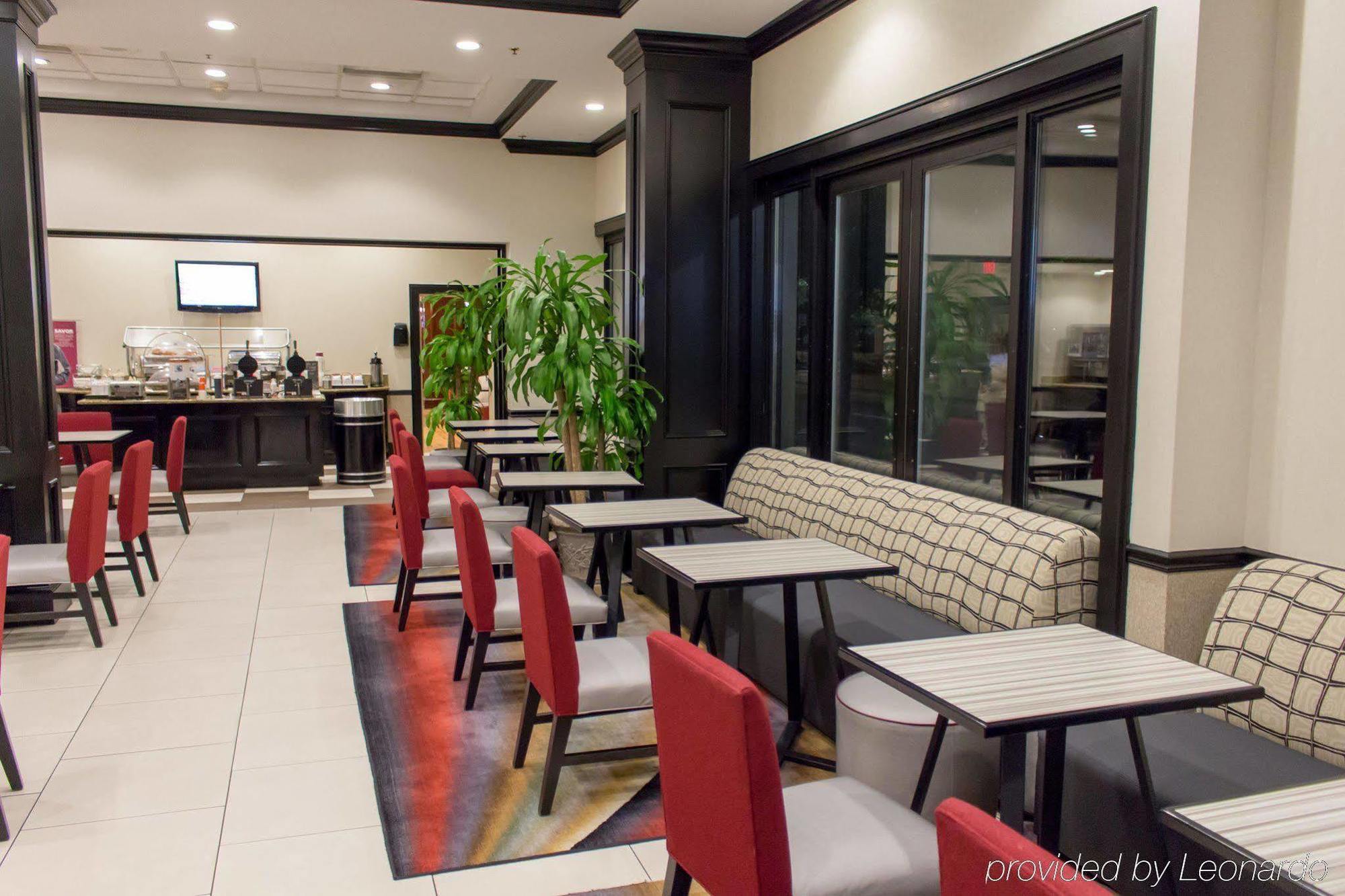 Hampton & Historic District Hotel 3*