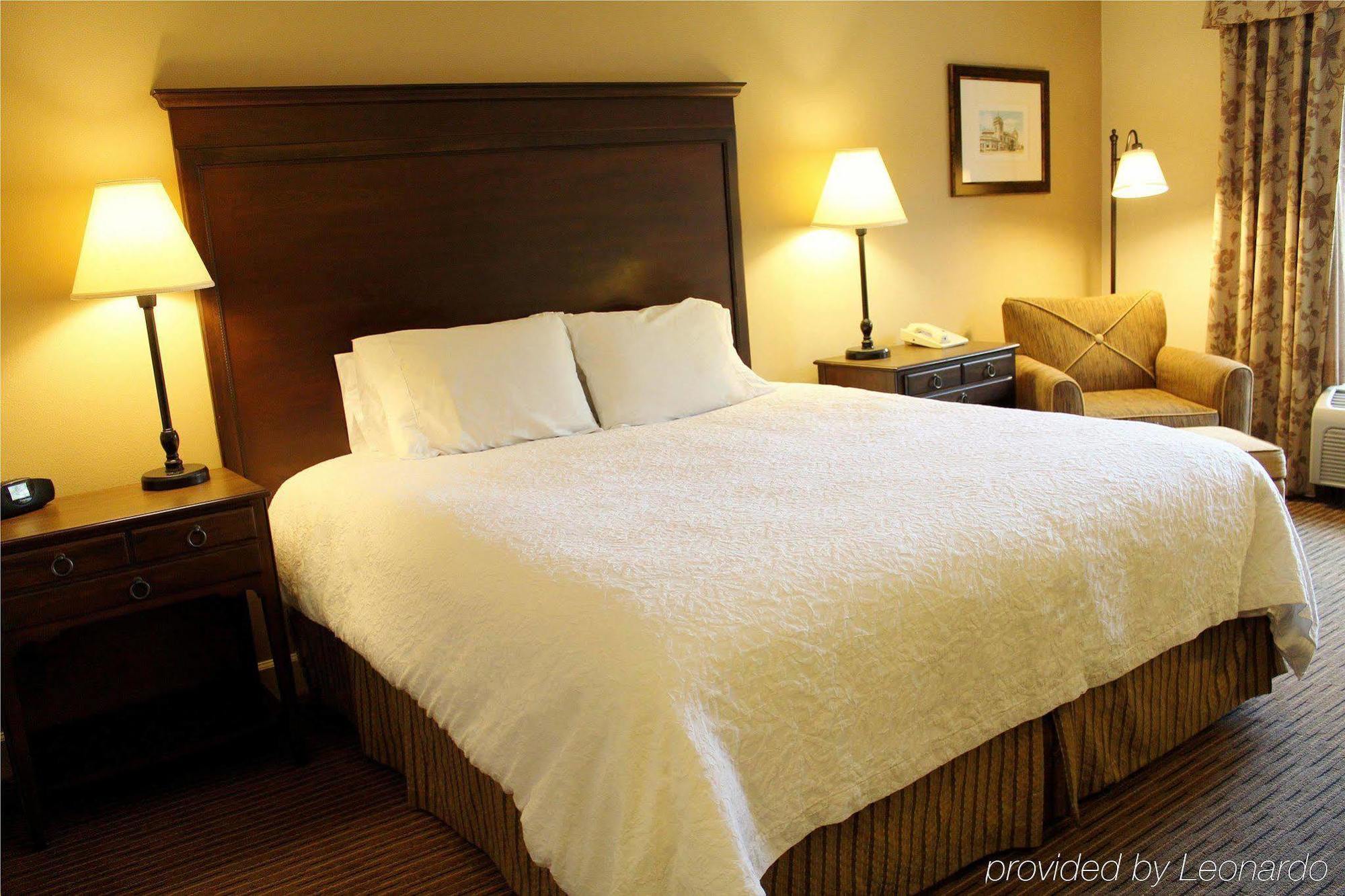 Hotel Hampton & Historic District