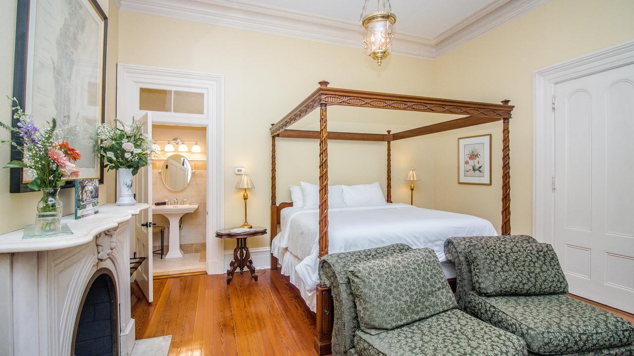 Bed & Breakfast Dresser Palmer House Savannah