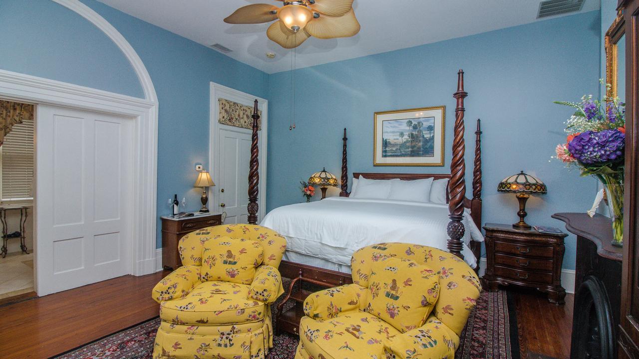 Bed & Breakfast Dresser Palmer House 4*