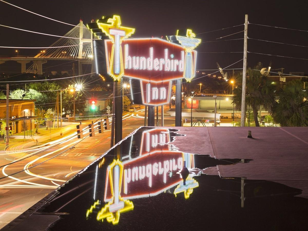 Hotel The Thunderbird