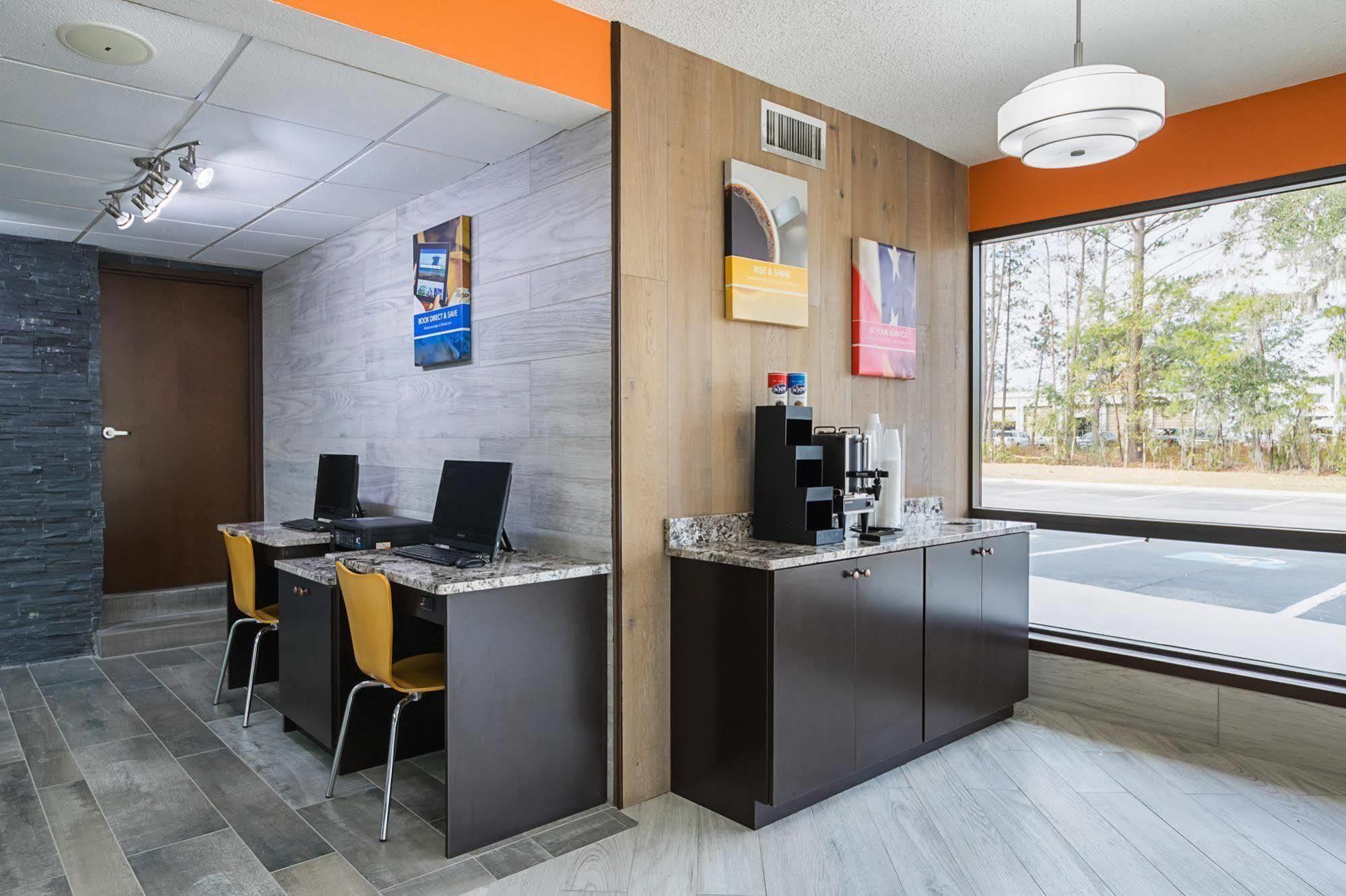 Hotel 6-savannah, Ga - Midtown 2*