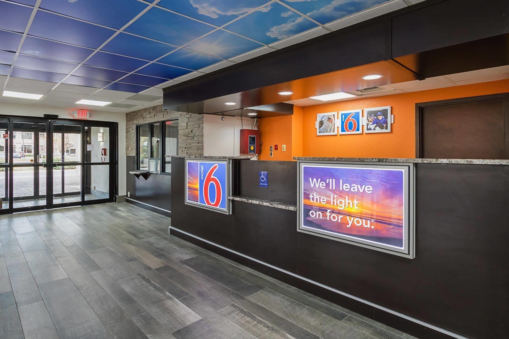 Hotel 6-savannah, Ga - Midtown