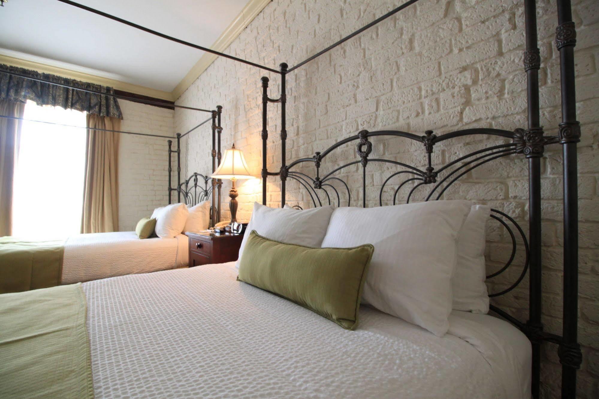 River Street (adults Only) 4*