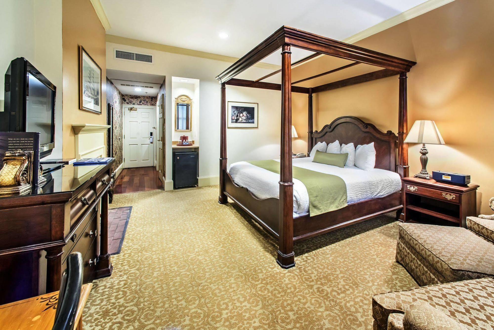 River Street (adults Only) Savannah