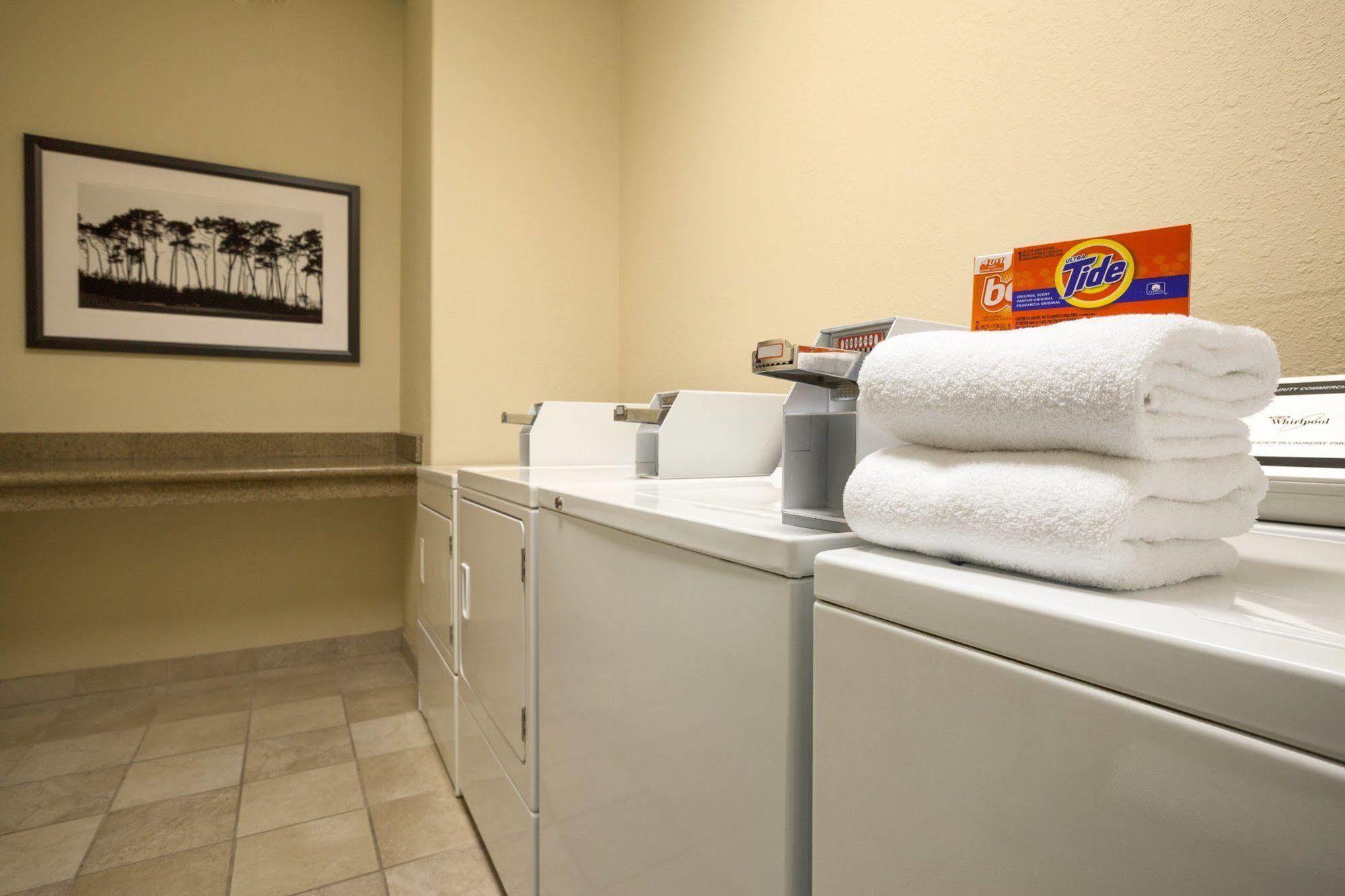 Hotel Country & By Radisson, Airport, Ga 3*
