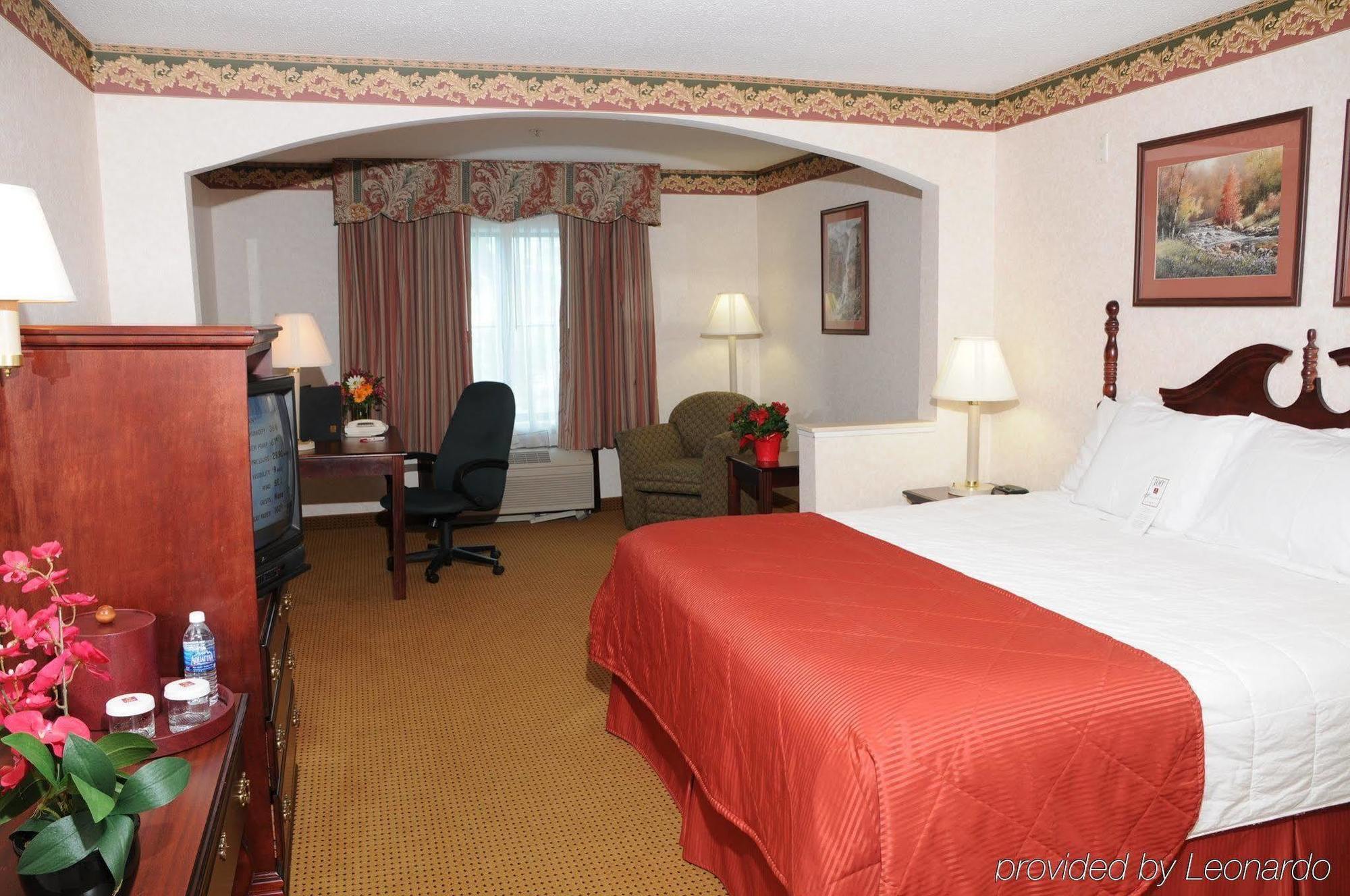 Hotel Country & By Radisson, Gateway, Ga Savannah