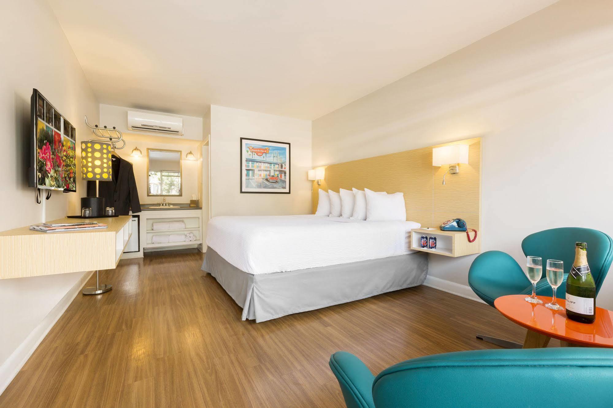 The Thunderbird Hotel Savannah