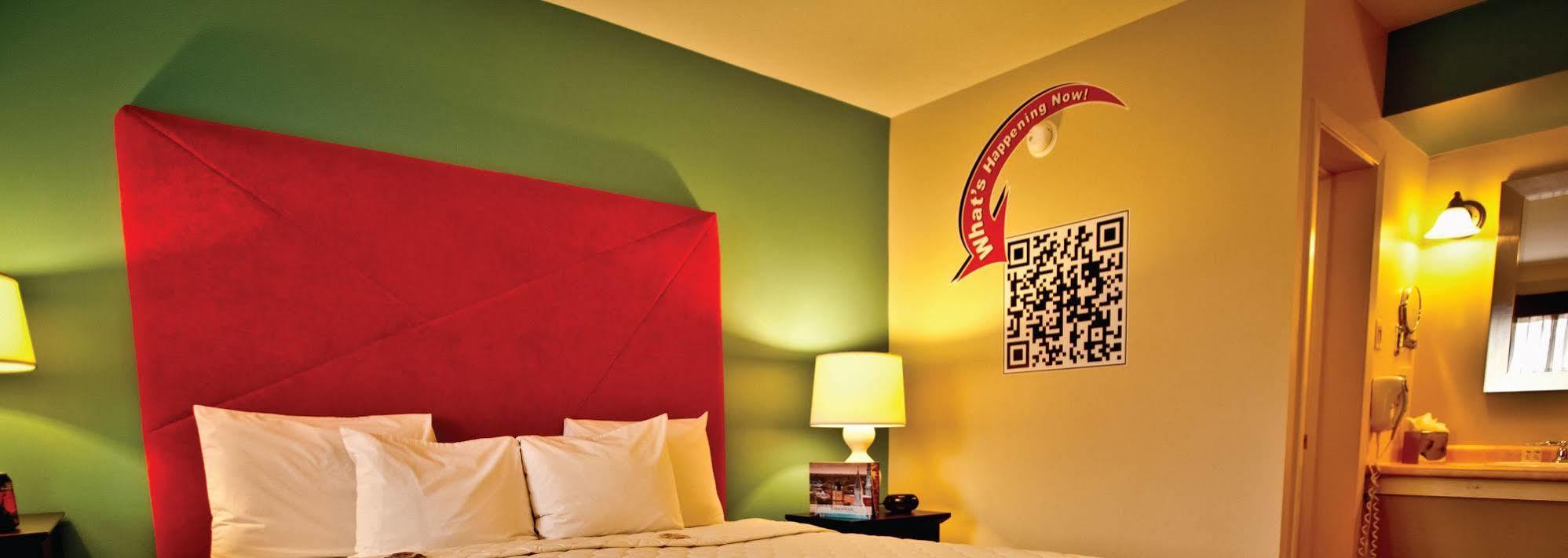 The Thunderbird Hotel 3*