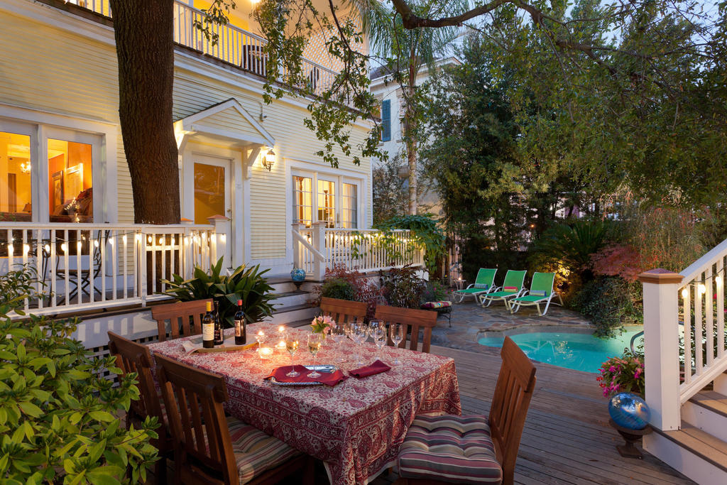 Azalea And Bed & Breakfast
