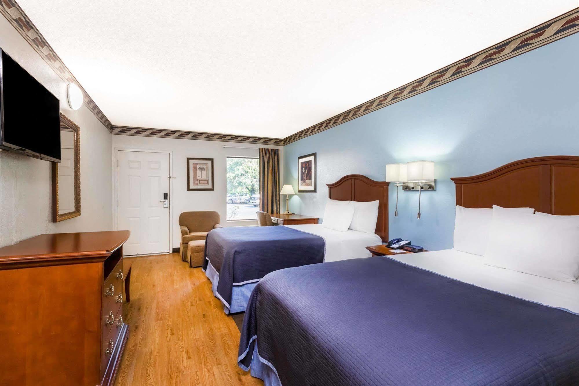 Howard Johnson By Wyndham Ga 2* Savannah