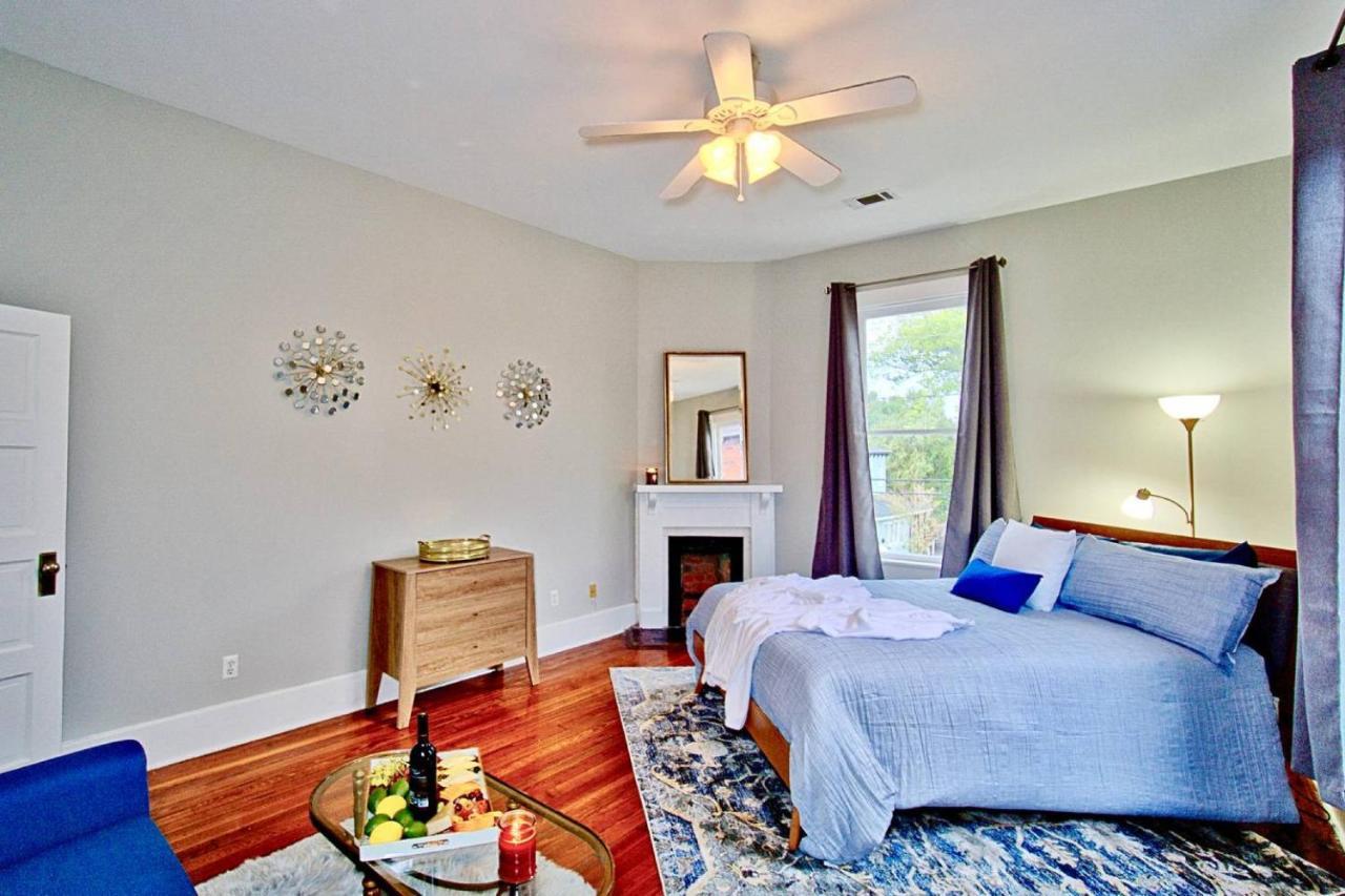 2 Bedroom Renovated Townhouse In Downtown Apartment *