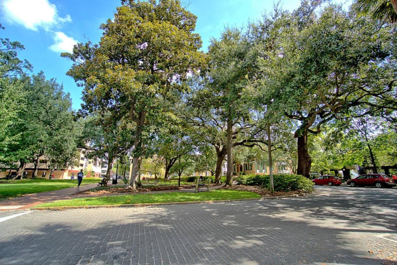 201 York #3 - Homey Downtown 2 Bedroom Steps From The River * Savannah