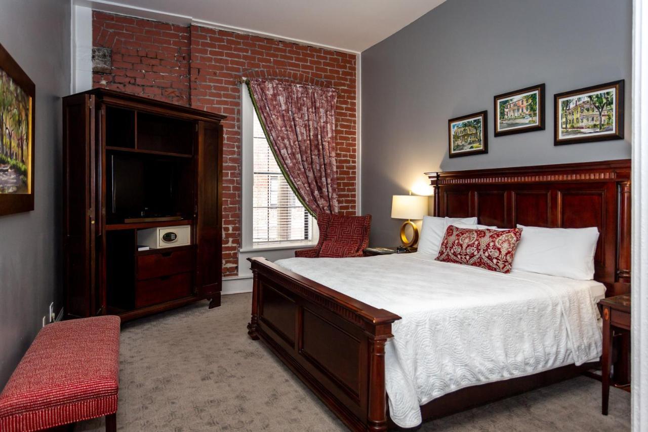 East Bay Inn, Historic Of Collection