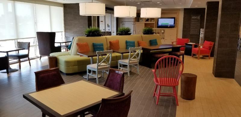 Hotel Home2 By Hilton Airport