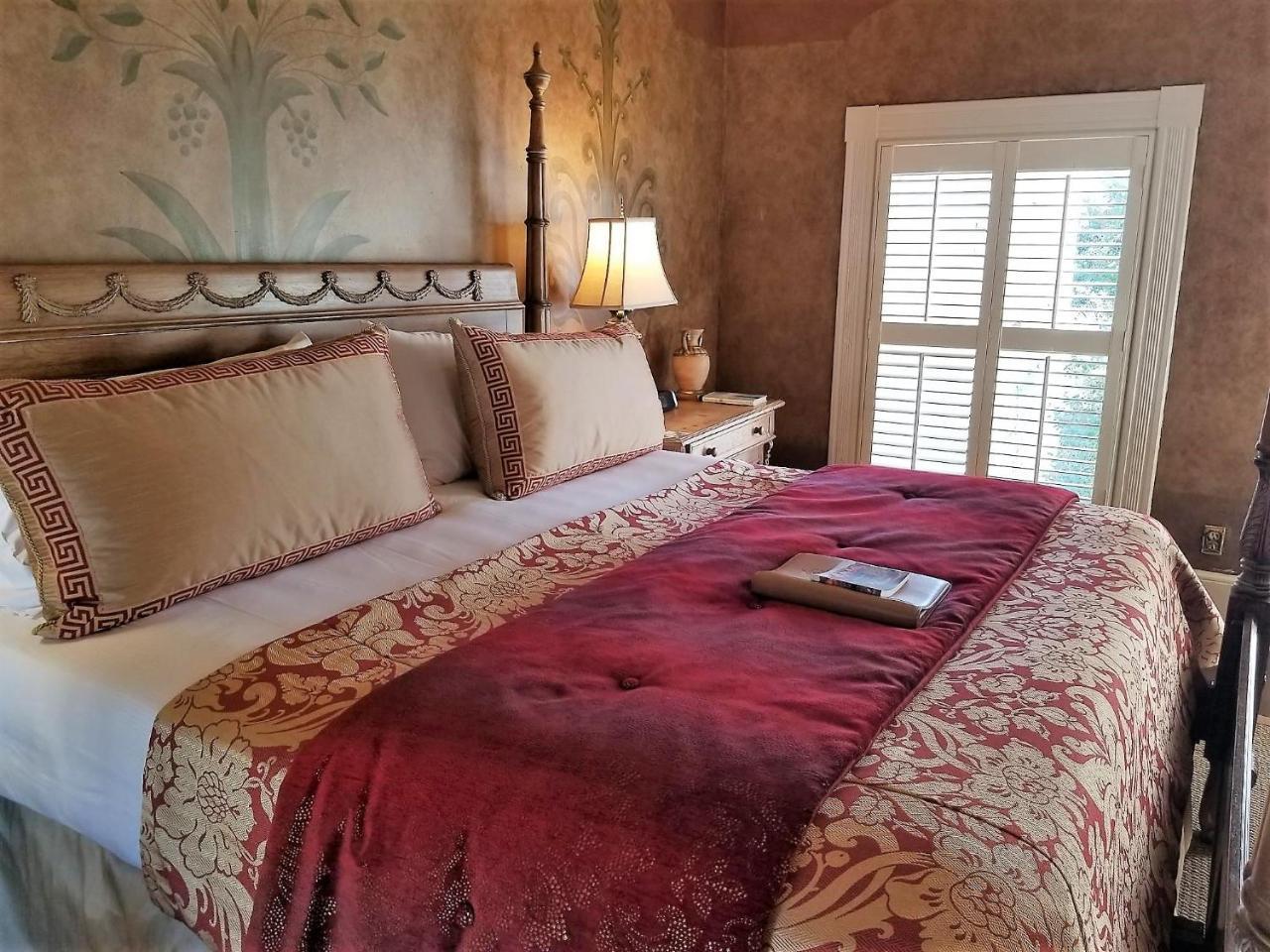 Hotel Ballastone