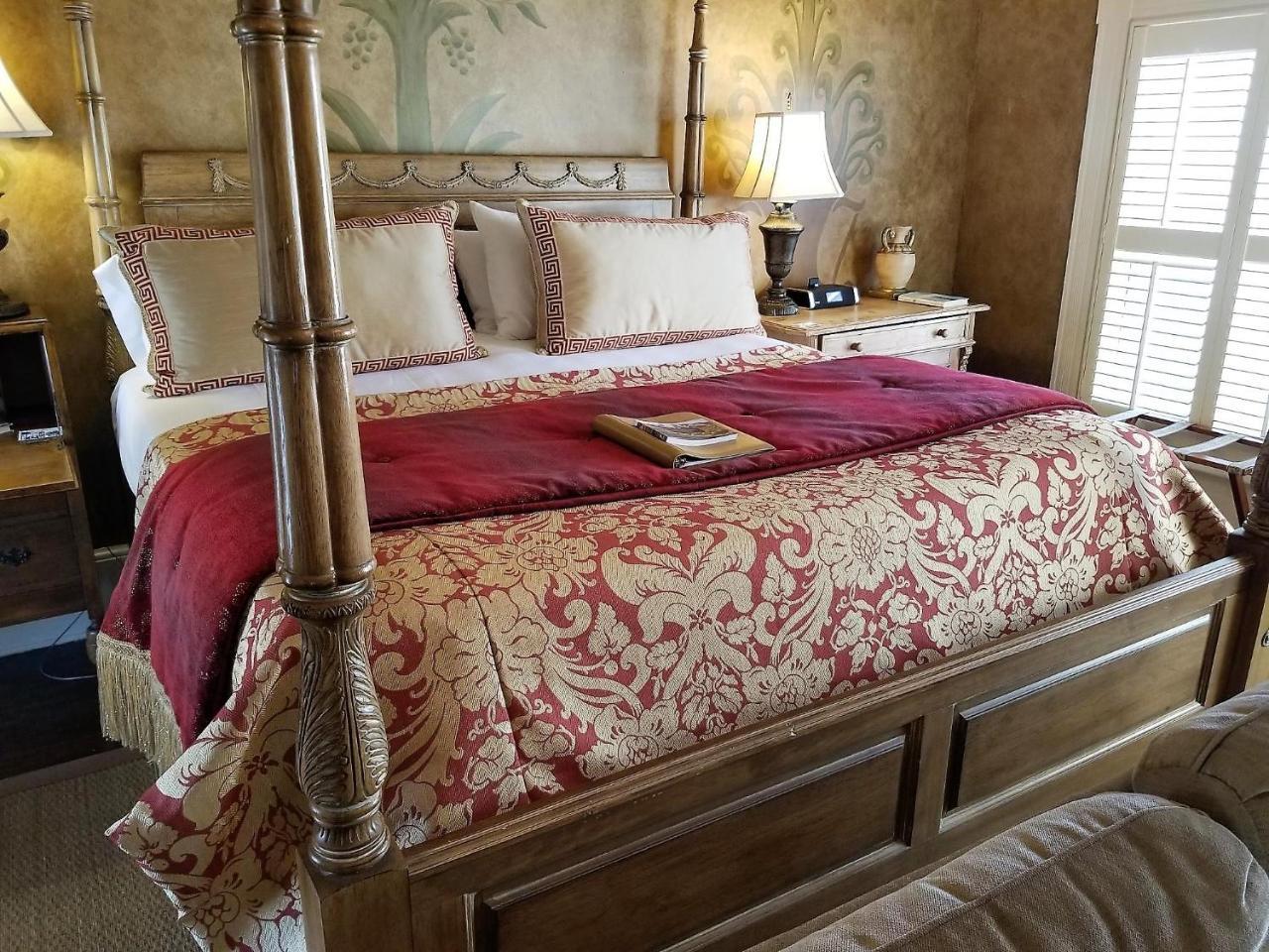 Hotel Ballastone