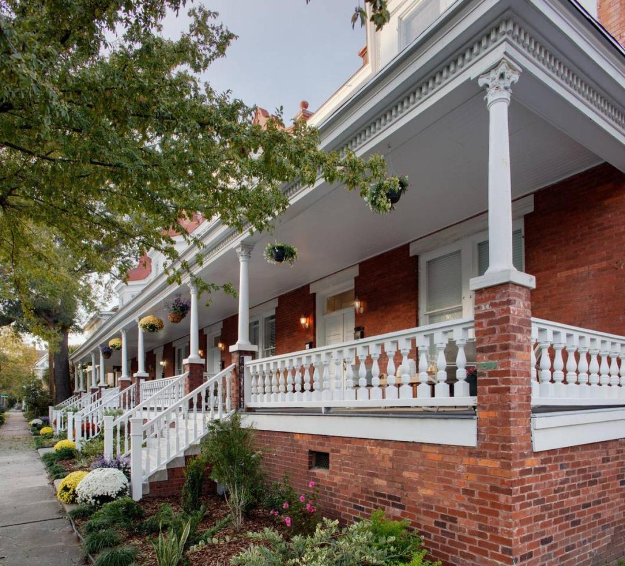 414 Waldburg A - Newly Renovated Apt With Outdoor Space! Apartment Savannah
