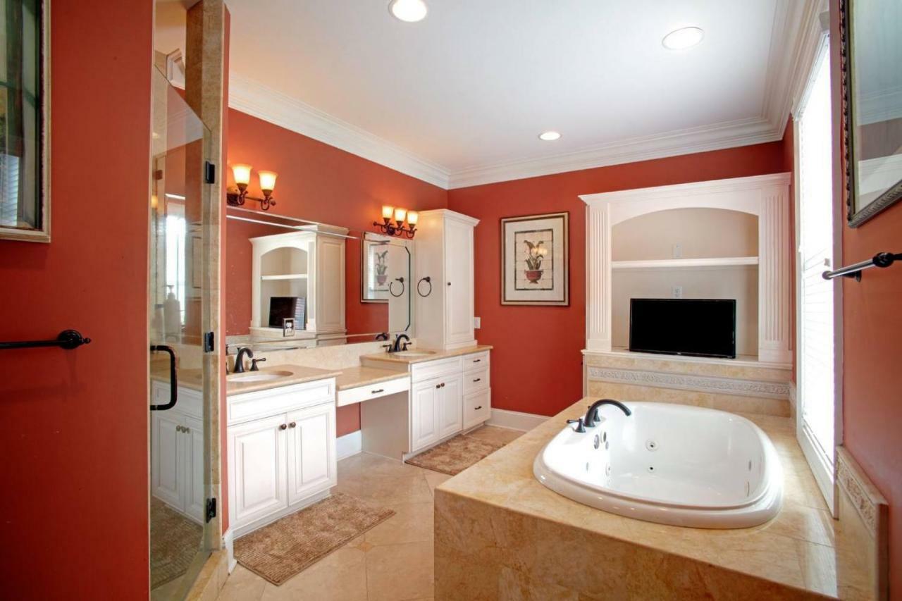 Beautiful 3bed Townhome In Historic Downtown Holiday home