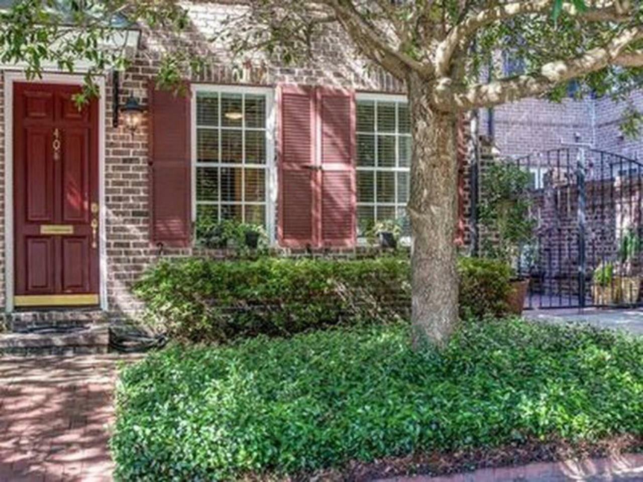 Beautiful 3bed Townhome In Historic Downtown Holiday home *