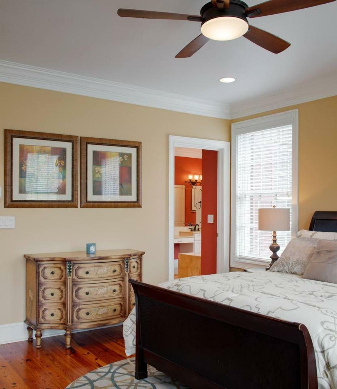 Holiday home Beautiful 3bed Townhome In Historic Downtown *