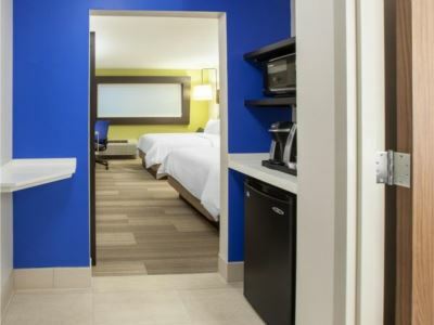 Express & Midtown By Ihg Hotel 3*