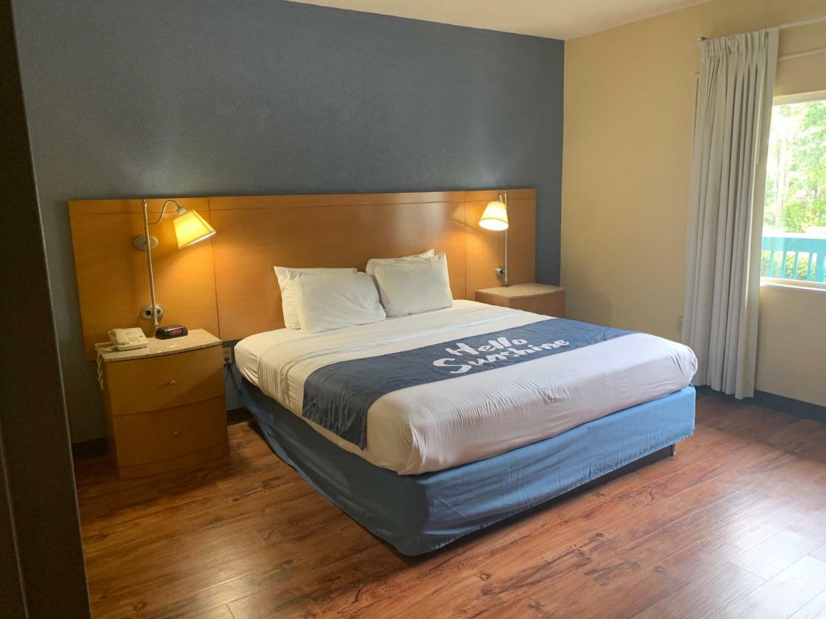 Hotel 6 Ga Gateway & I95