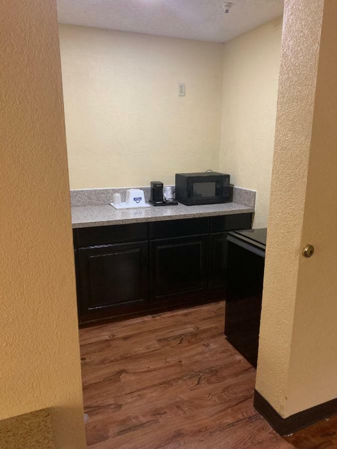 6 Ga Gateway & I95 Hotel 2*