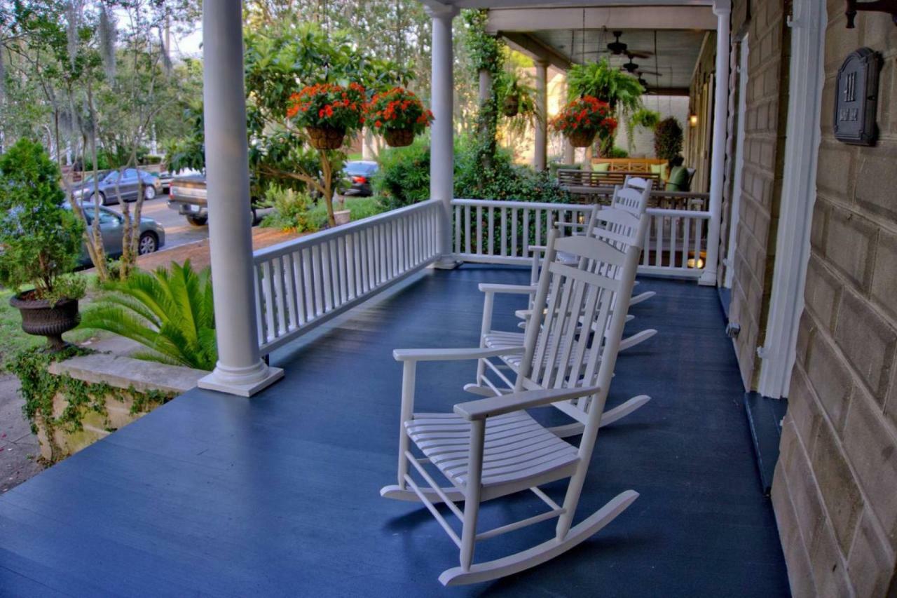 Bed & Breakfast Downtown Oasis