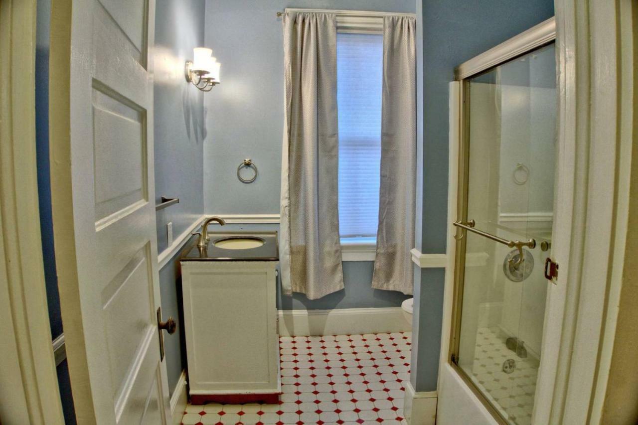 Downtown Oasis Bed & Breakfast 4*