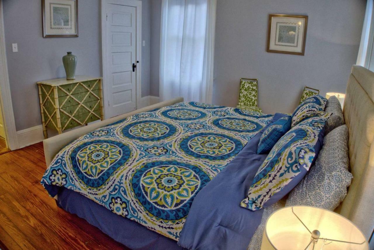 Downtown Oasis Bed & Breakfast