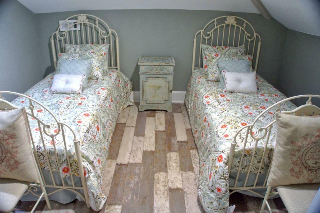 Bed & Breakfast Downtown Oasis Savannah