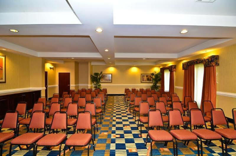 Comfort Gateway I-95 Hotel