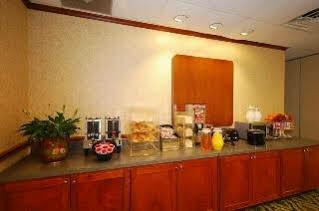 Ramada By Wyndham Savannah Gateway Motel