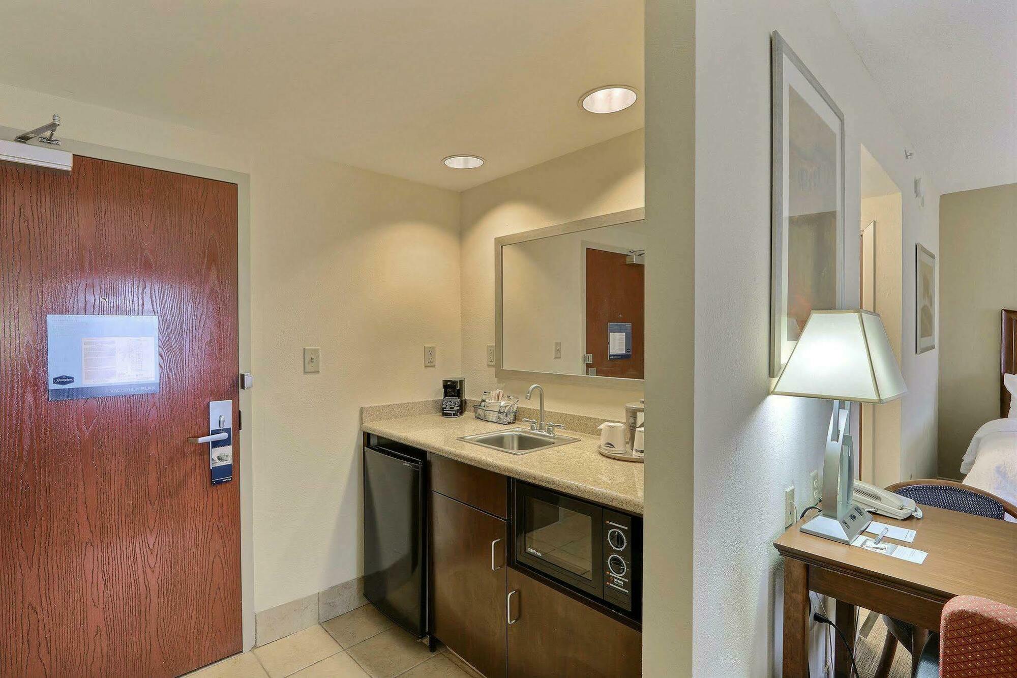 Hotel Hampton & - I-95 South - Gateway
